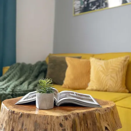 Czarujacy Z Klimatyzacja I Miejscem Do Pracy Zdalnej By Renters