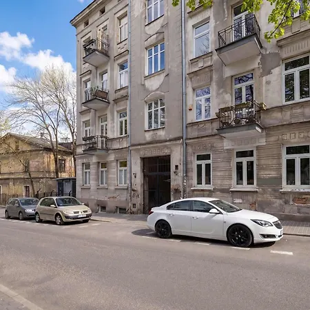 Czarujacy Z Klimatyzacja I Miejscem Do Pracy Zdalnej By Renters